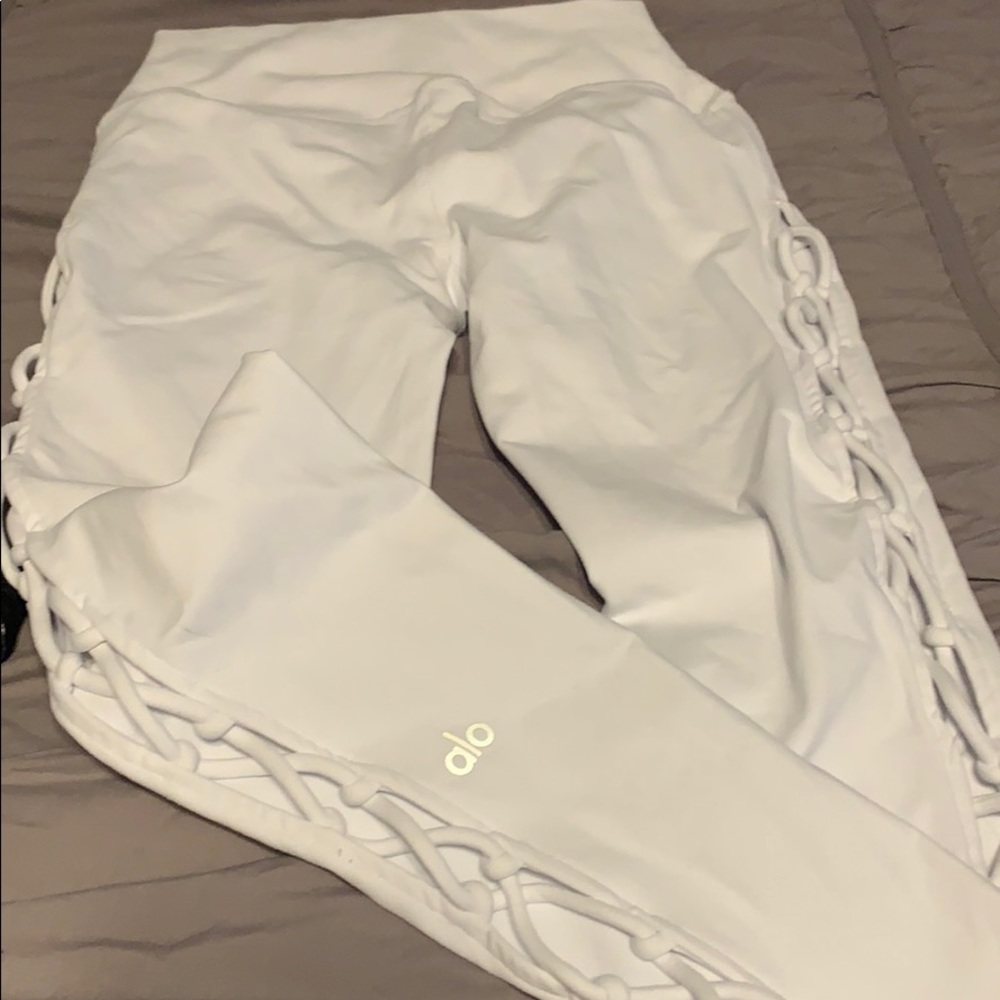 As small why Alo lace leggings.